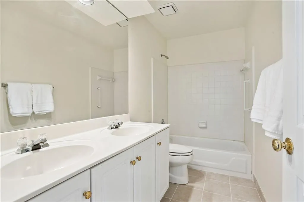 650 Glenridge Close Drive, Sandy Springs, Georgia 30328, 4 Bedrooms Bedrooms, ,2 BathroomsBathrooms,Residential,Sold,650 Glenridge Close Drive,7161154