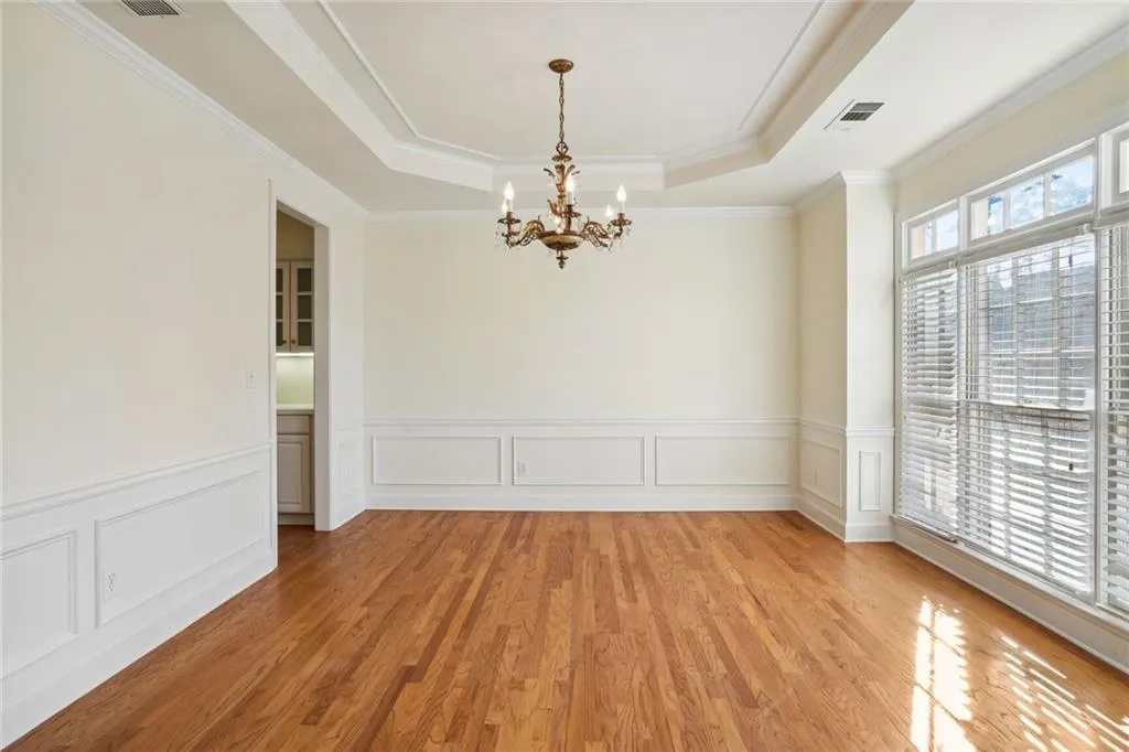 650 Glenridge Close Drive, Sandy Springs, Georgia 30328, 4 Bedrooms Bedrooms, ,2 BathroomsBathrooms,Residential,Sold,650 Glenridge Close Drive,7161154