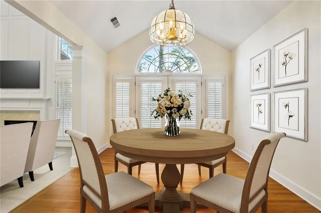 650 Glenridge Close Drive, Sandy Springs, Georgia 30328, 4 Bedrooms Bedrooms, ,2 BathroomsBathrooms,Residential,Sold,650 Glenridge Close Drive,7161154