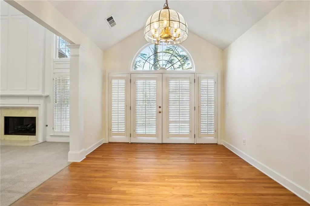 650 Glenridge Close Drive, Sandy Springs, Georgia 30328, 4 Bedrooms Bedrooms, ,2 BathroomsBathrooms,Residential,Sold,650 Glenridge Close Drive,7161154