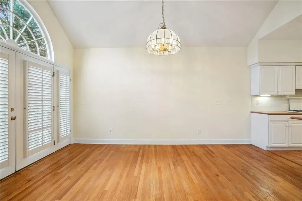 650 Glenridge Close Drive, Sandy Springs, Georgia 30328, 4 Bedrooms Bedrooms, ,2 BathroomsBathrooms,Residential,Sold,650 Glenridge Close Drive,7161154