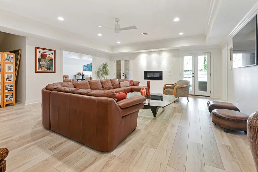 4060 Spalding Drive, Sandy Springs, Georgia 30350, 5 Bedrooms Bedrooms, ,5 BathroomsBathrooms,Residential,Sold,4060 Spalding Drive,6714777