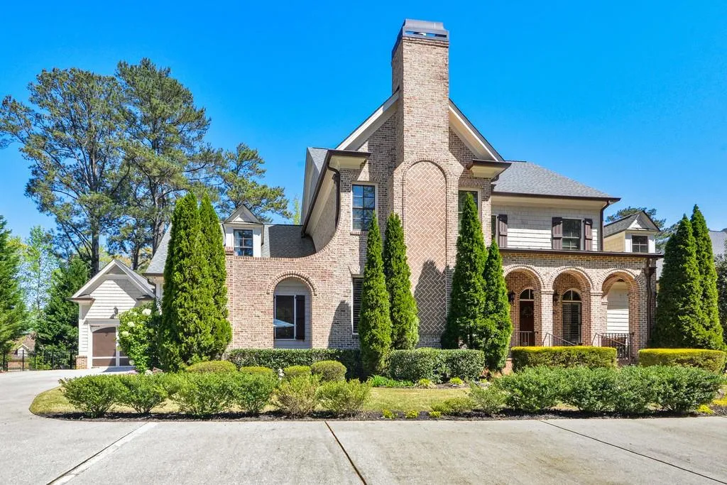 4060 Spalding Drive, Sandy Springs, Georgia 30350, 5 Bedrooms Bedrooms, ,5 BathroomsBathrooms,Residential,Sold,4060 Spalding Drive,6714777