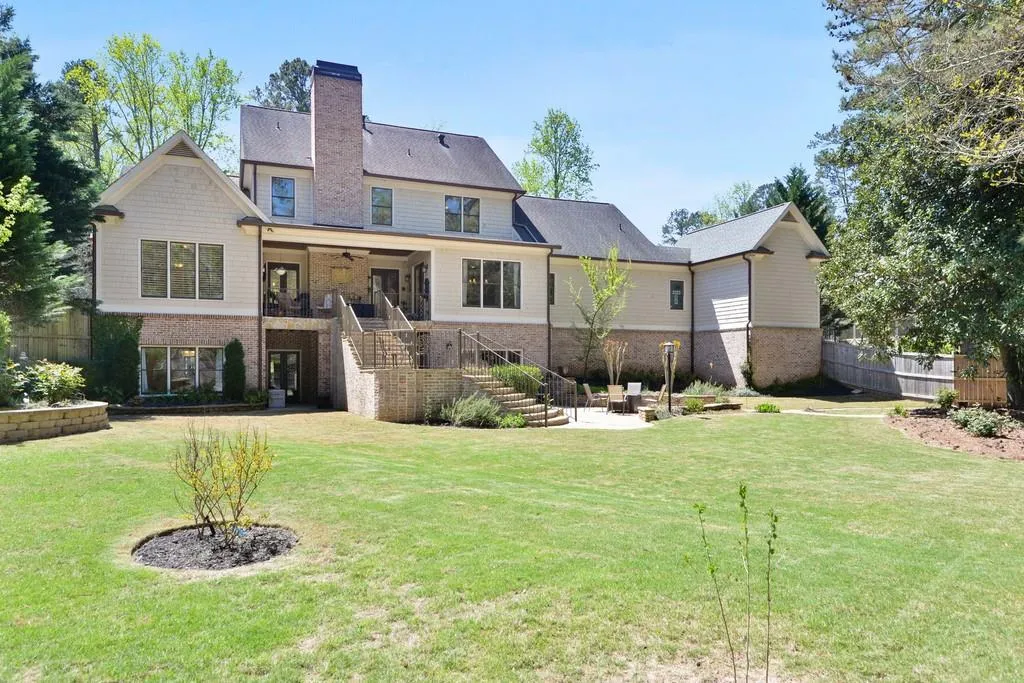 4060 Spalding Drive, Sandy Springs, Georgia 30350, 5 Bedrooms Bedrooms, ,5 BathroomsBathrooms,Residential,Sold,4060 Spalding Drive,6714777