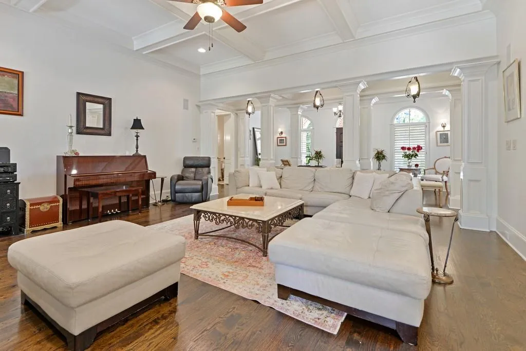 4060 Spalding Drive, Sandy Springs, Georgia 30350, 5 Bedrooms Bedrooms, ,5 BathroomsBathrooms,Residential,Sold,4060 Spalding Drive,6714777