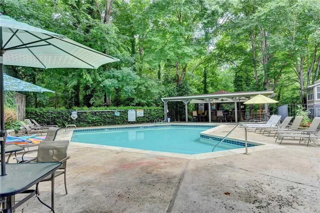 Community pool