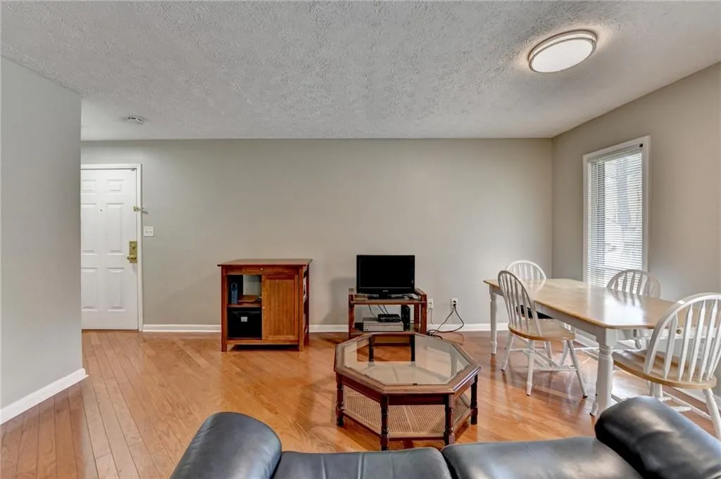 5159 Roswell Road Unit 7, Atlanta, Georgia 30342, 1 Bedroom Bedrooms, ,1 BathroomBathrooms,Residential,For Sale,5159 Roswell Road Unit 7,7548340