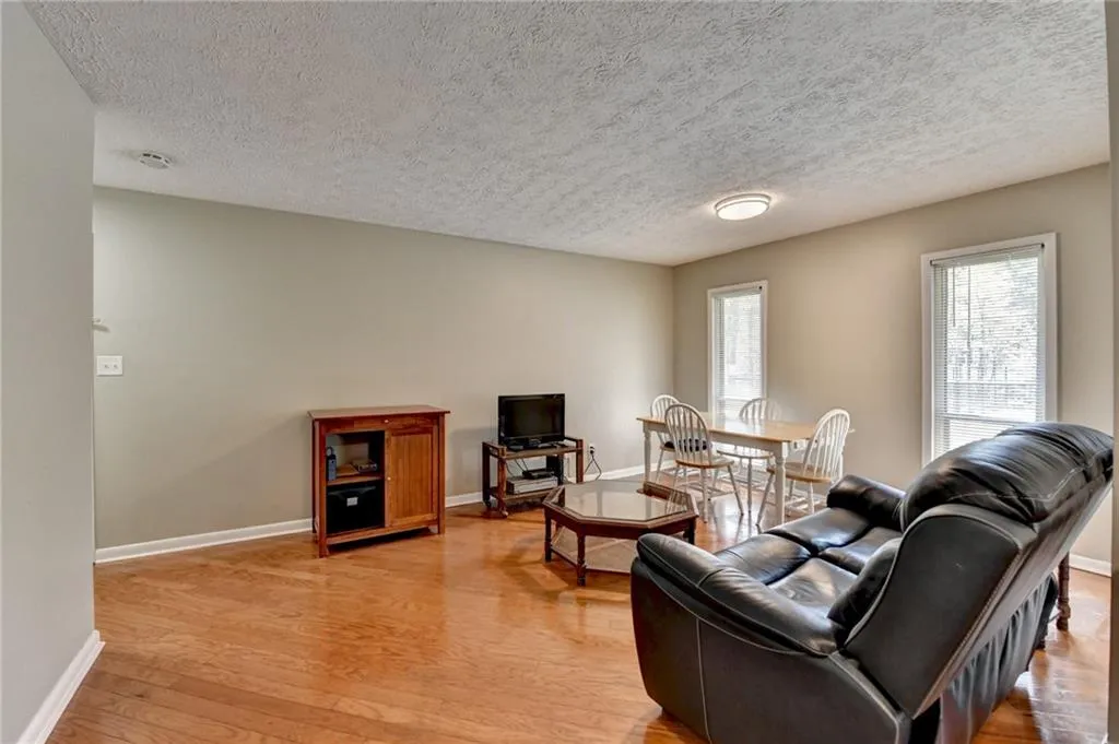 5159 Roswell Road Unit 7, Atlanta, Georgia 30342, 1 Bedroom Bedrooms, ,1 BathroomBathrooms,Residential,For Sale,5159 Roswell Road Unit 7,7548340