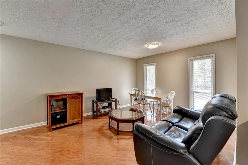 5159 Roswell Road Unit 7, Atlanta, Georgia 30342, 1 Bedroom Bedrooms, ,1 BathroomBathrooms,Residential,For Sale,5159 Roswell Road Unit 7,7548340