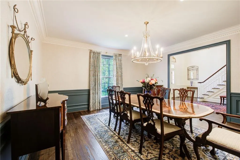 Banquet size dining room Banquet size dining room