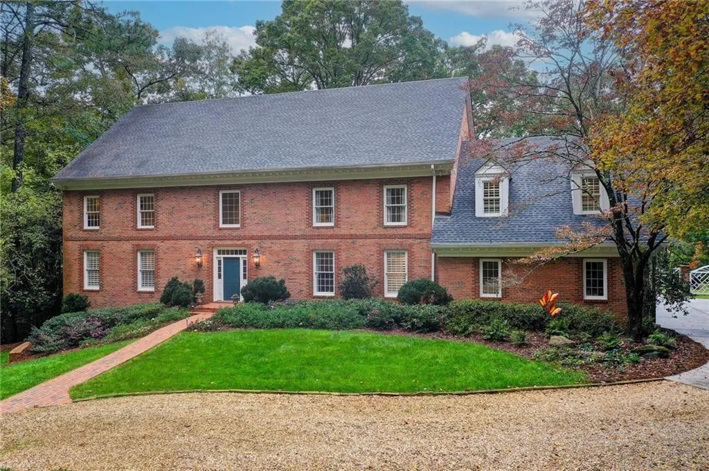 Live the the Winterthur lifestyle in this beautiful brick traditional