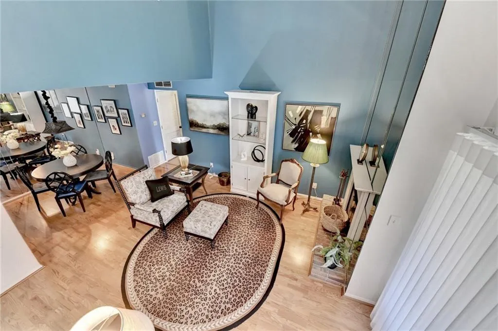 709 River Run Drive, Sandy Springs, Georgia 30350, 2 Bedrooms Bedrooms, ,2 BathroomsBathrooms,Residential,For Sale,709 River Run Drive,7735462