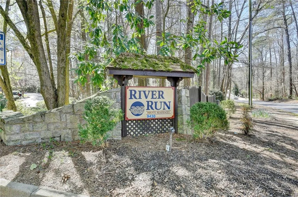 709 River Run Drive, Sandy Springs, Georgia 30350, 2 Bedrooms Bedrooms, ,2 BathroomsBathrooms,Residential,For Sale,709 River Run Drive,7735462