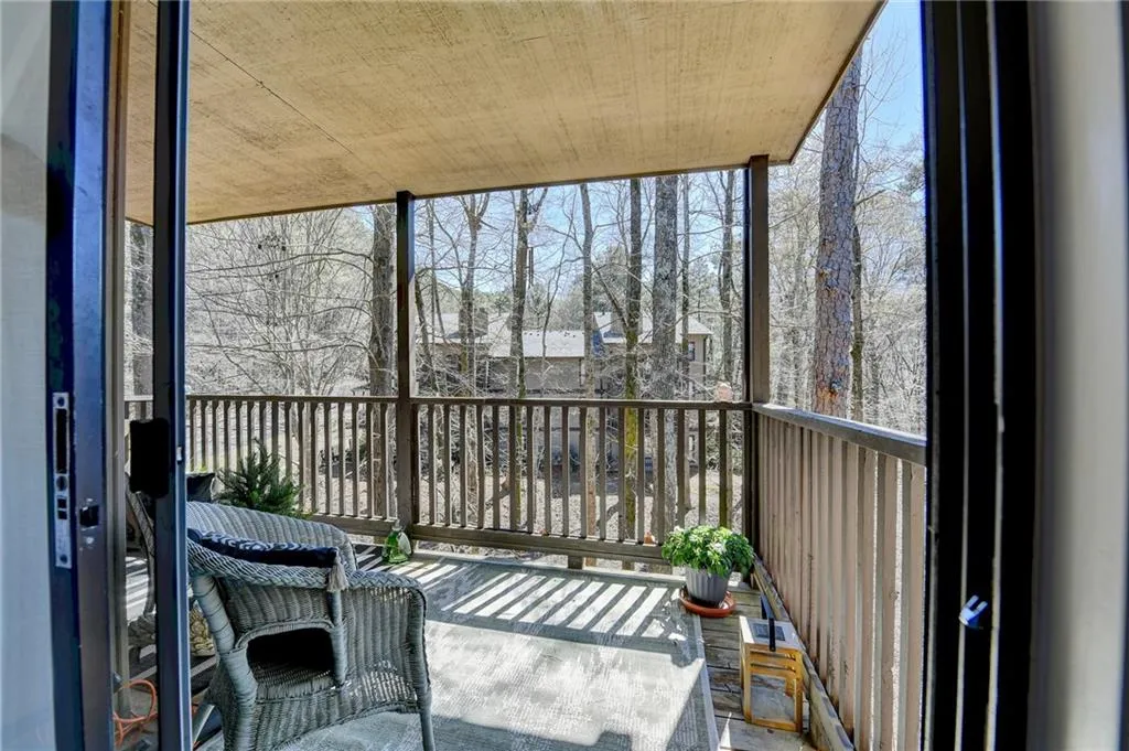 709 River Run Drive, Sandy Springs, Georgia 30350, 2 Bedrooms Bedrooms, ,2 BathroomsBathrooms,Residential,For Sale,709 River Run Drive,7735462