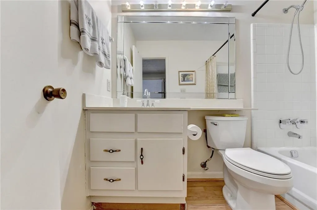 709 River Run Drive, Sandy Springs, Georgia 30350, 2 Bedrooms Bedrooms, ,2 BathroomsBathrooms,Residential,For Sale,709 River Run Drive,7735462