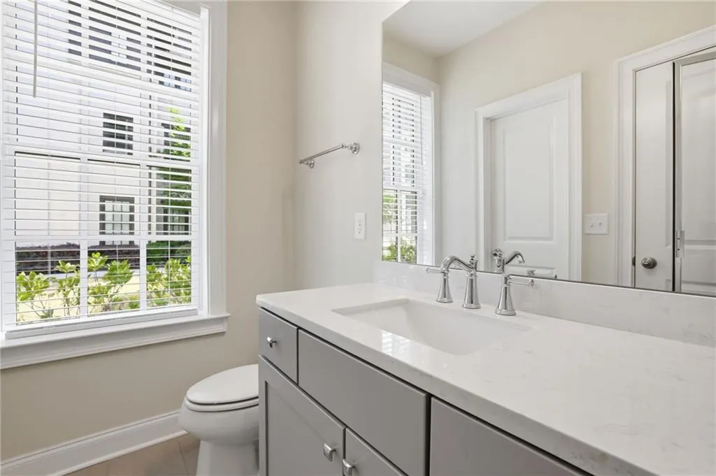 Lower floor bathroom