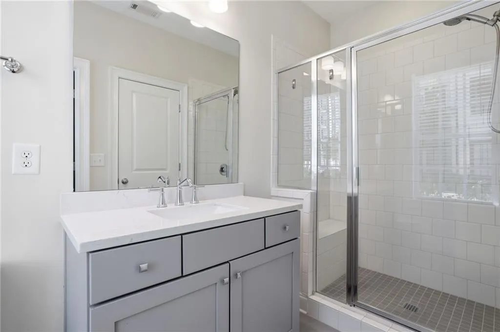 Lower floor bathroom