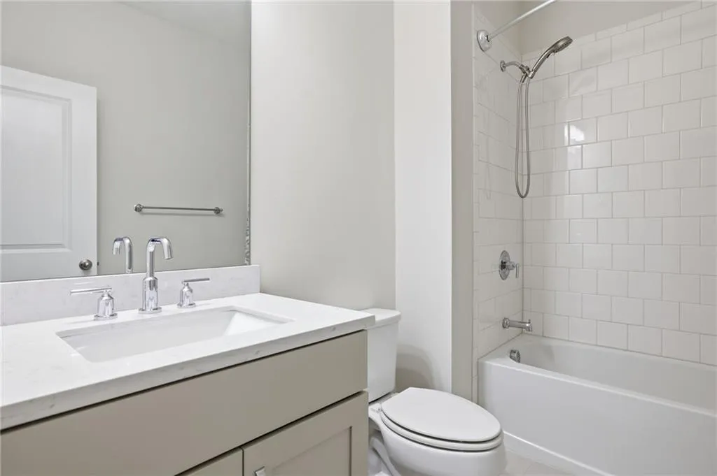 Bathroom upper floor