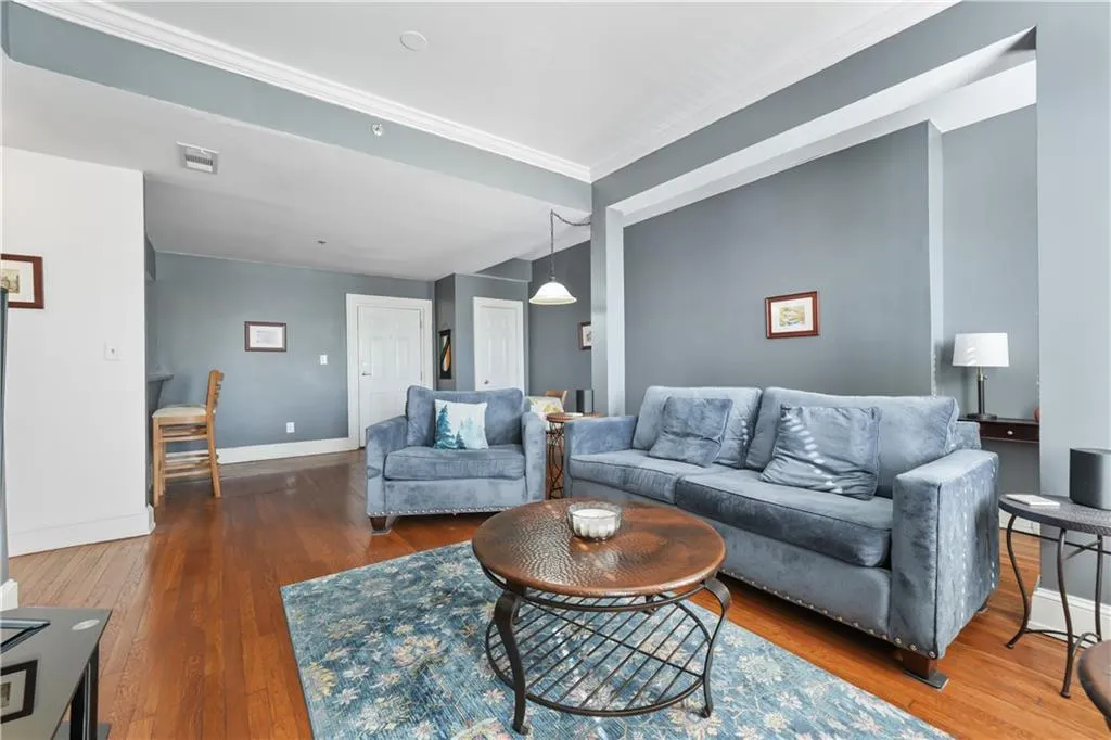 2855 Peachtree Road Ne Unit 119, Atlanta, Georgia 30305, 2 Bedrooms Bedrooms, 0 ,2 BathroomsBathrooms,Residential,Sold,2855 Peachtree Road Ne Unit 119,7707366