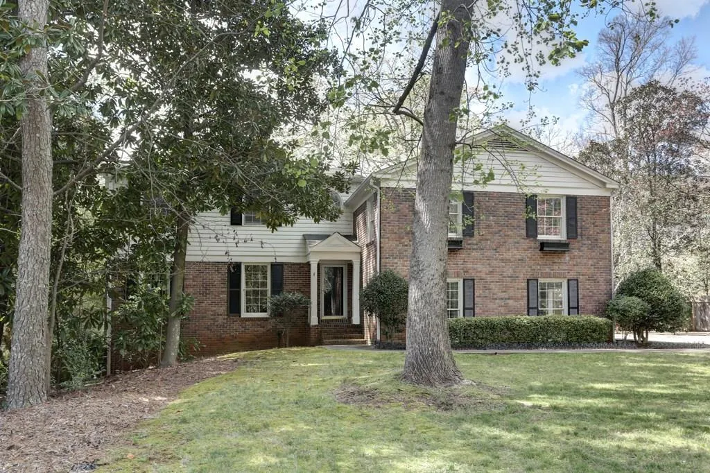 7300 Duncourtney Drive, Sandy Springs, Georgia 30328, 4 Bedrooms Bedrooms, ,3 BathroomsBathrooms,Residential,Sold,7300 Duncourtney Drive,5827671