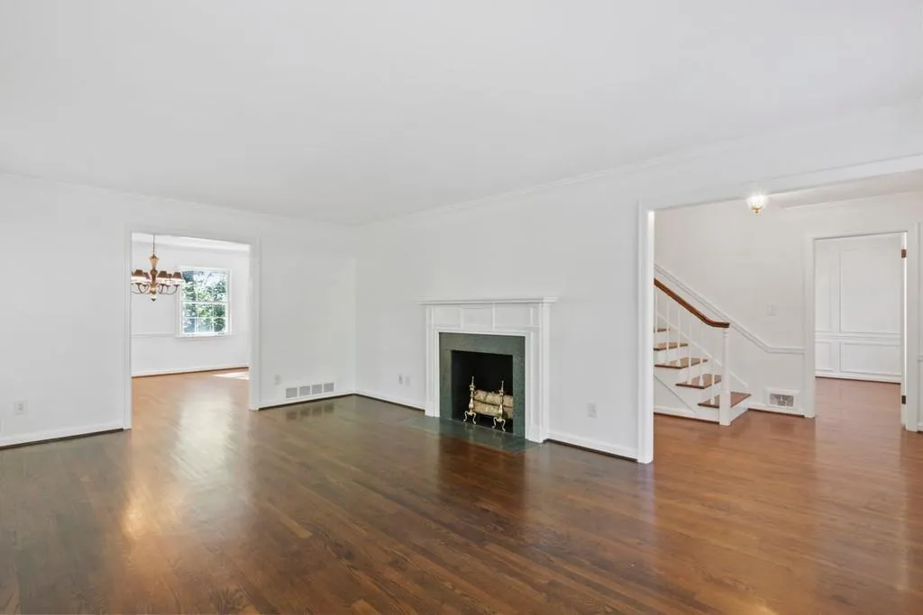 124 River Park Drive Nw, Sandy Springs, Georgia 30328, 5 Bedrooms Bedrooms, ,5 BathroomsBathrooms,Residential,Sold,124 River Park Drive Nw,6869861