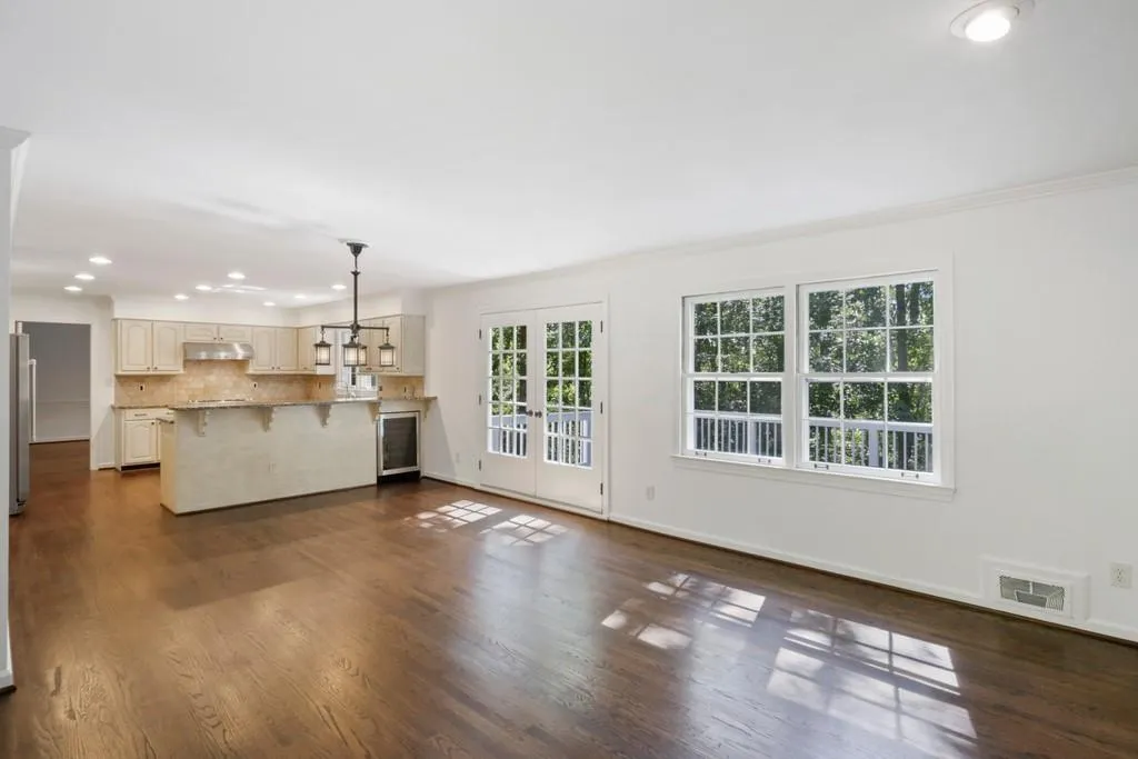 124 River Park Drive Nw, Sandy Springs, Georgia 30328, 5 Bedrooms Bedrooms, ,5 BathroomsBathrooms,Residential,Sold,124 River Park Drive Nw,6869861
