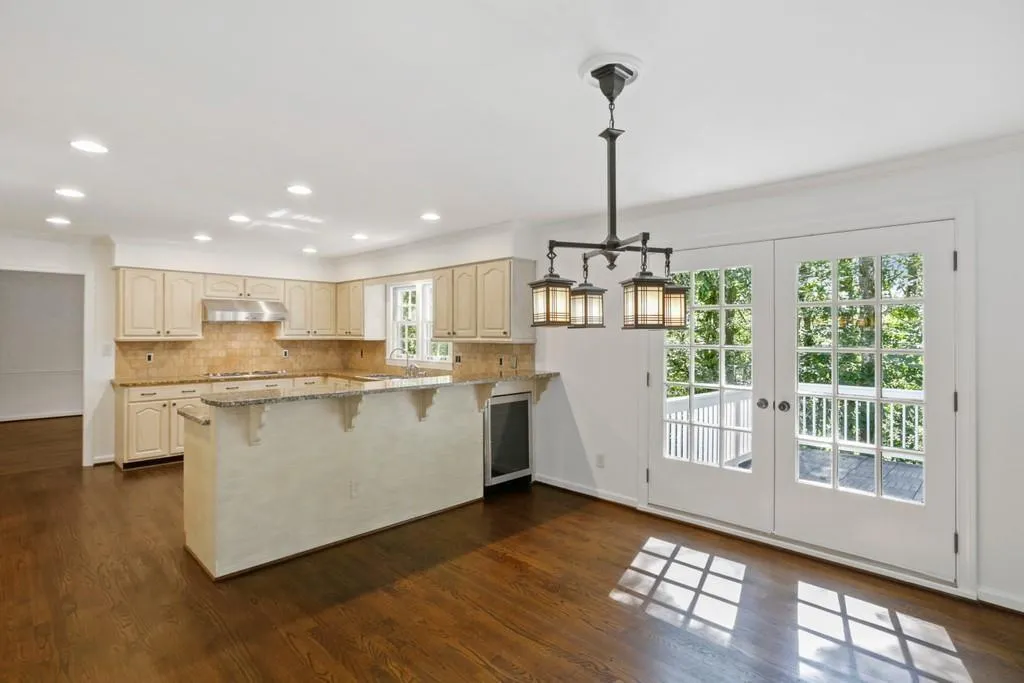 124 River Park Drive Nw, Sandy Springs, Georgia 30328, 5 Bedrooms Bedrooms, ,5 BathroomsBathrooms,Residential,Sold,124 River Park Drive Nw,6869861