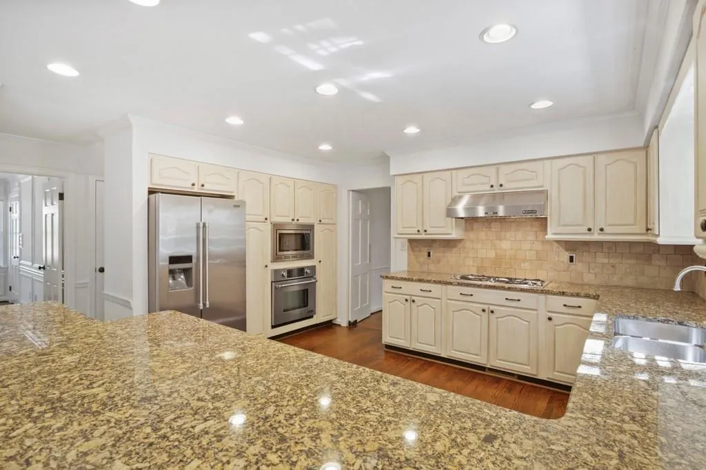 124 River Park Drive Nw, Sandy Springs, Georgia 30328, 5 Bedrooms Bedrooms, ,5 BathroomsBathrooms,Residential,Sold,124 River Park Drive Nw,6869861