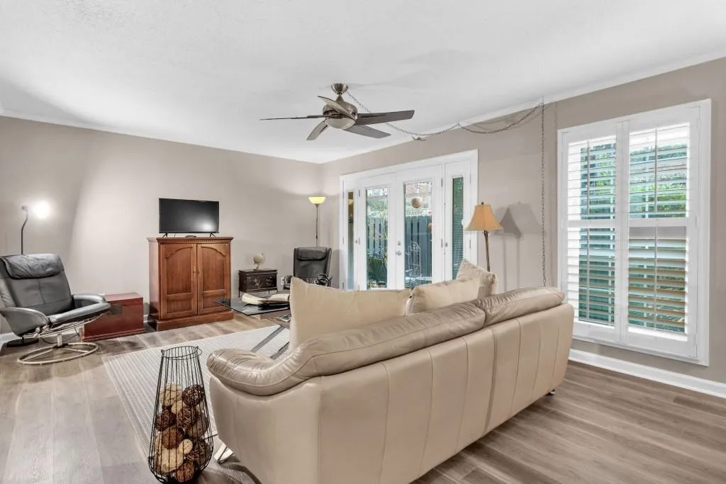 6851 Roswell Road Unit F-3, Sandy Springs, Georgia 30328, 2 Bedrooms Bedrooms, ,2 BathroomsBathrooms,Residential,Sold,6851 Roswell Road Unit F-3,7150929