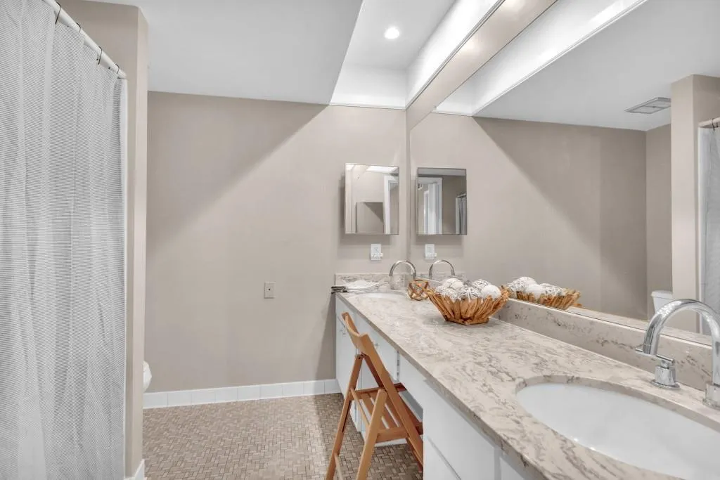 6851 Roswell Road Unit F-3, Sandy Springs, Georgia 30328, 2 Bedrooms Bedrooms, ,2 BathroomsBathrooms,Residential,Sold,6851 Roswell Road Unit F-3,7150929
