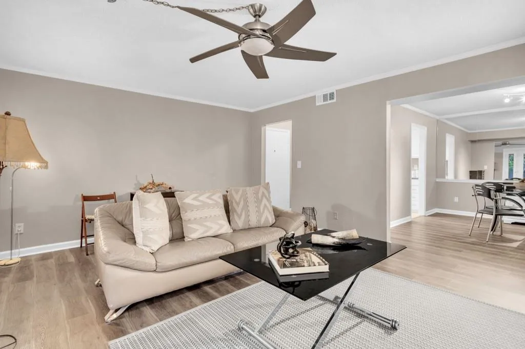 6851 Roswell Road Unit F-3, Sandy Springs, Georgia 30328, 2 Bedrooms Bedrooms, ,2 BathroomsBathrooms,Residential,Sold,6851 Roswell Road Unit F-3,7150929
