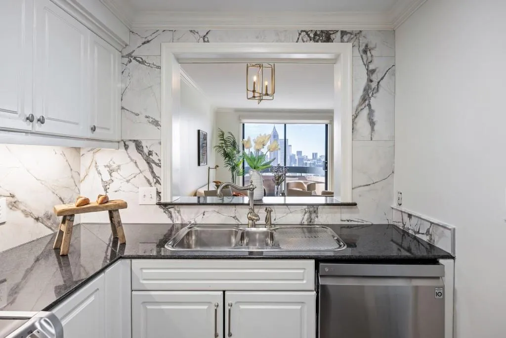 75 14th Street Ne Unit 3830, Atlanta, Georgia 30309, 1 Bedroom Bedrooms, ,1 BathroomBathrooms,Residential,For Sale,75 14th Street Ne Unit 3830,7628653