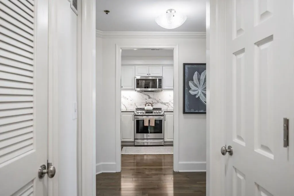 75 14th Street Ne Unit 3830, Atlanta, Georgia 30309, 1 Bedroom Bedrooms, ,1 BathroomBathrooms,Residential,For Sale,75 14th Street Ne Unit 3830,7628653