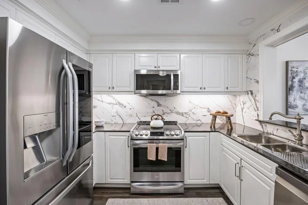 75 14th Street Ne Unit 3830, Atlanta, Georgia 30309, 1 Bedroom Bedrooms, ,1 BathroomBathrooms,Residential,For Sale,75 14th Street Ne Unit 3830,7628653