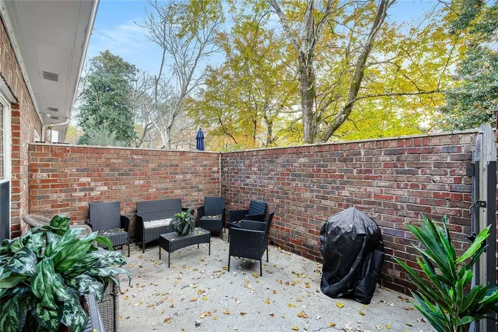 5 Spinning House Place Nw, Atlanta, Georgia 30318, 2 Bedrooms Bedrooms, ,2 BathroomsBathrooms,Residential,For Sale,5 Spinning House Place Nw,7684779