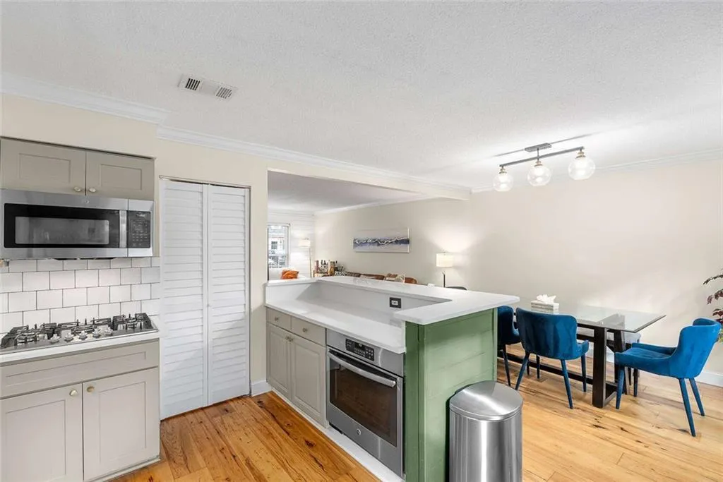 5 Spinning House Place Nw, Atlanta, Georgia 30318, 2 Bedrooms Bedrooms, ,2 BathroomsBathrooms,Residential,For Sale,5 Spinning House Place Nw,7684779