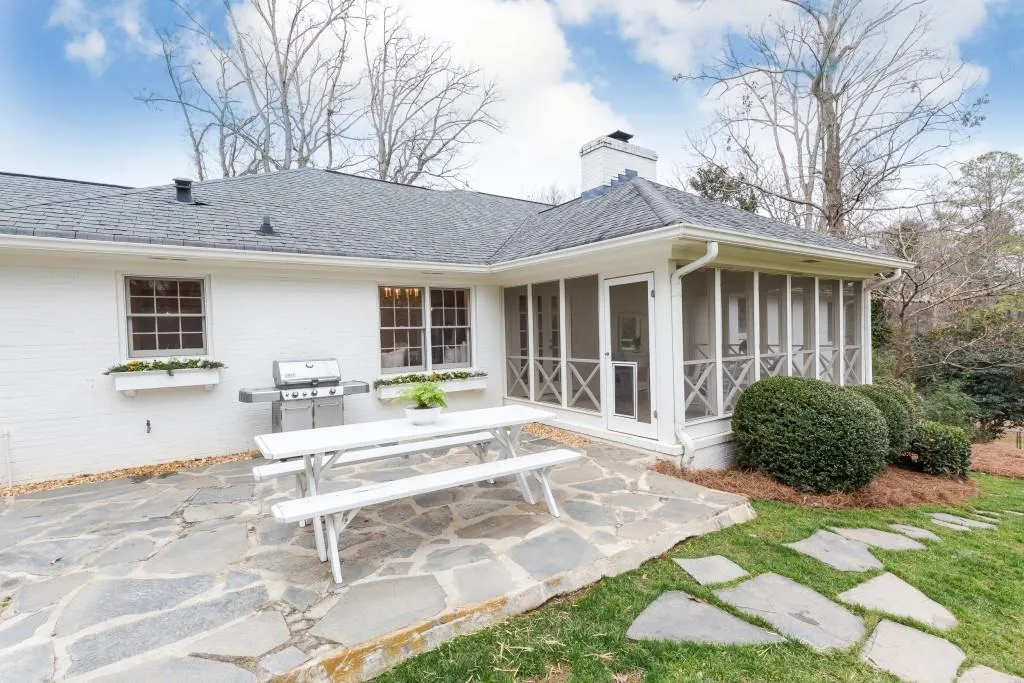 4730 Merlendale Drive, Atlanta, Georgia 30327, 3 Bedrooms Bedrooms, ,2 BathroomsBathrooms,Residential,Sold,4730 Merlendale Drive,5982748