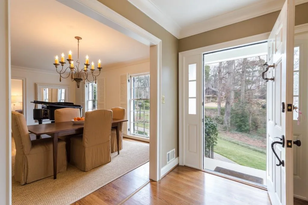 4730 Merlendale Drive, Atlanta, Georgia 30327, 3 Bedrooms Bedrooms, ,2 BathroomsBathrooms,Residential,Sold,4730 Merlendale Drive,5982748