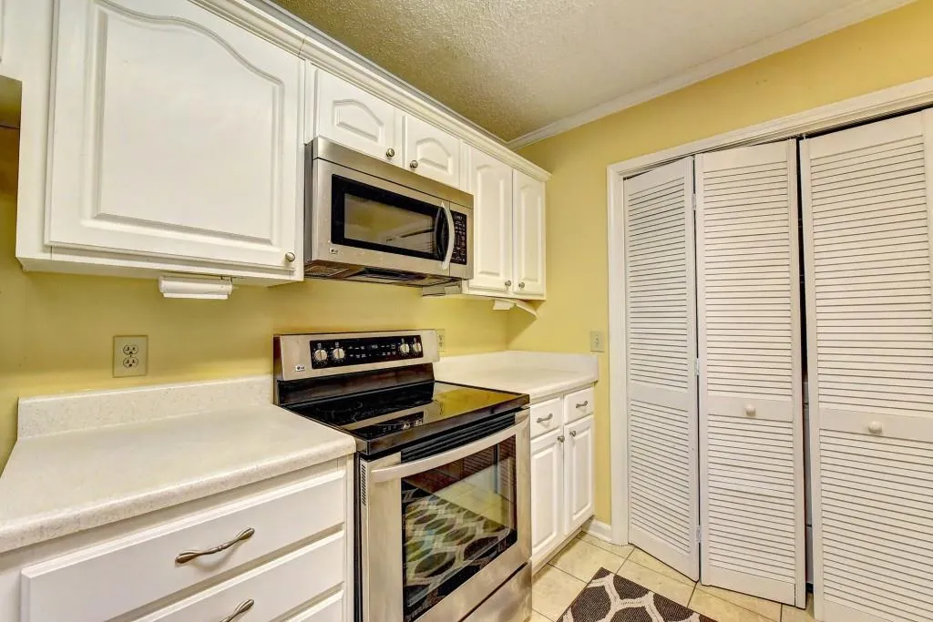 511 Abingdon Way, Sandy Springs, Georgia 30328, 2 Bedrooms Bedrooms, ,2 BathroomsBathrooms,Residential,Sold,511 Abingdon Way,6014308