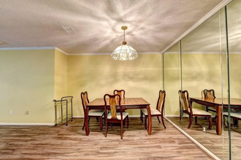 511 Abingdon Way, Sandy Springs, Georgia 30328, 2 Bedrooms Bedrooms, ,2 BathroomsBathrooms,Residential,Sold,511 Abingdon Way,6014308