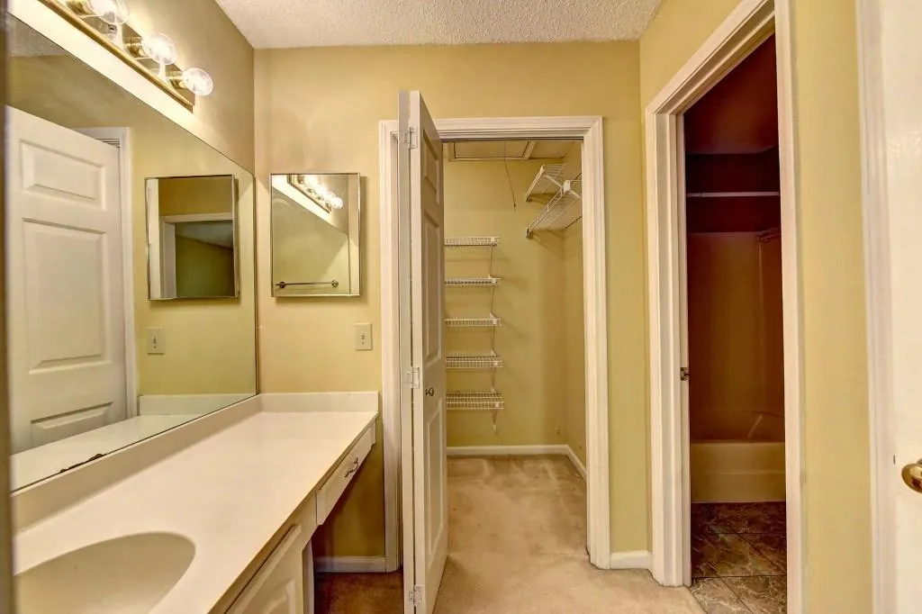 511 Abingdon Way, Sandy Springs, Georgia 30328, 2 Bedrooms Bedrooms, ,2 BathroomsBathrooms,Residential,Sold,511 Abingdon Way,6014308