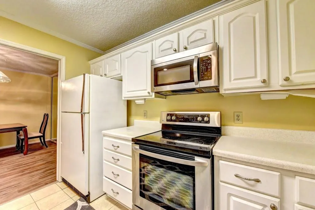 511 Abingdon Way, Sandy Springs, Georgia 30328, 2 Bedrooms Bedrooms, ,2 BathroomsBathrooms,Residential,Sold,511 Abingdon Way,6014308