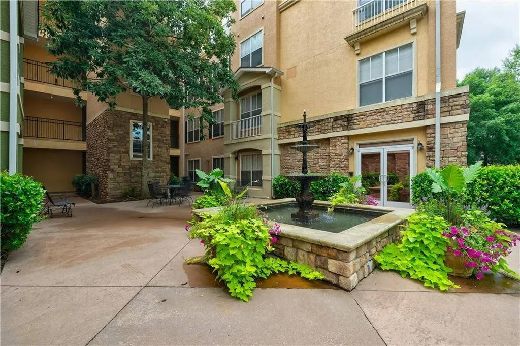 Garden sitting area with fountain