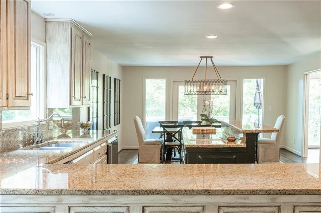 7325 Chattahoochee Bluff Drive, Sandy Springs, Georgia 30350, 5 Bedrooms Bedrooms, ,3 BathroomsBathrooms,Residential,Sold,7325 Chattahoochee Bluff Drive,6914122