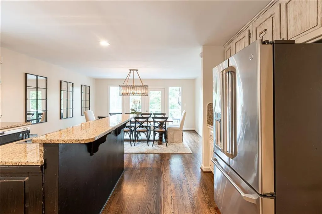 7325 Chattahoochee Bluff Drive, Sandy Springs, Georgia 30350, 5 Bedrooms Bedrooms, ,3 BathroomsBathrooms,Residential,Sold,7325 Chattahoochee Bluff Drive,6914122