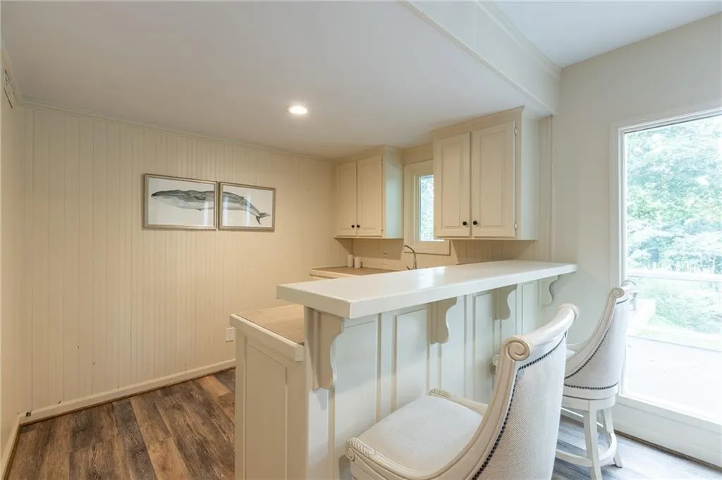 7325 Chattahoochee Bluff Drive, Sandy Springs, Georgia 30350, 5 Bedrooms Bedrooms, ,3 BathroomsBathrooms,Residential,Sold,7325 Chattahoochee Bluff Drive,6914122