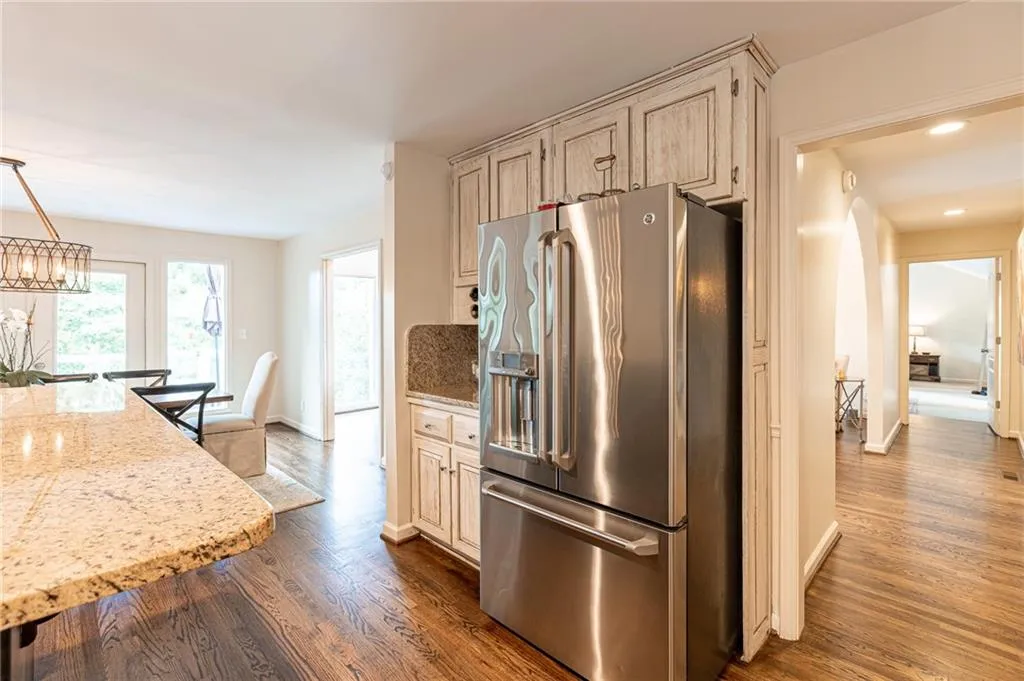 7325 Chattahoochee Bluff Drive, Sandy Springs, Georgia 30350, 5 Bedrooms Bedrooms, ,3 BathroomsBathrooms,Residential,Sold,7325 Chattahoochee Bluff Drive,6914122