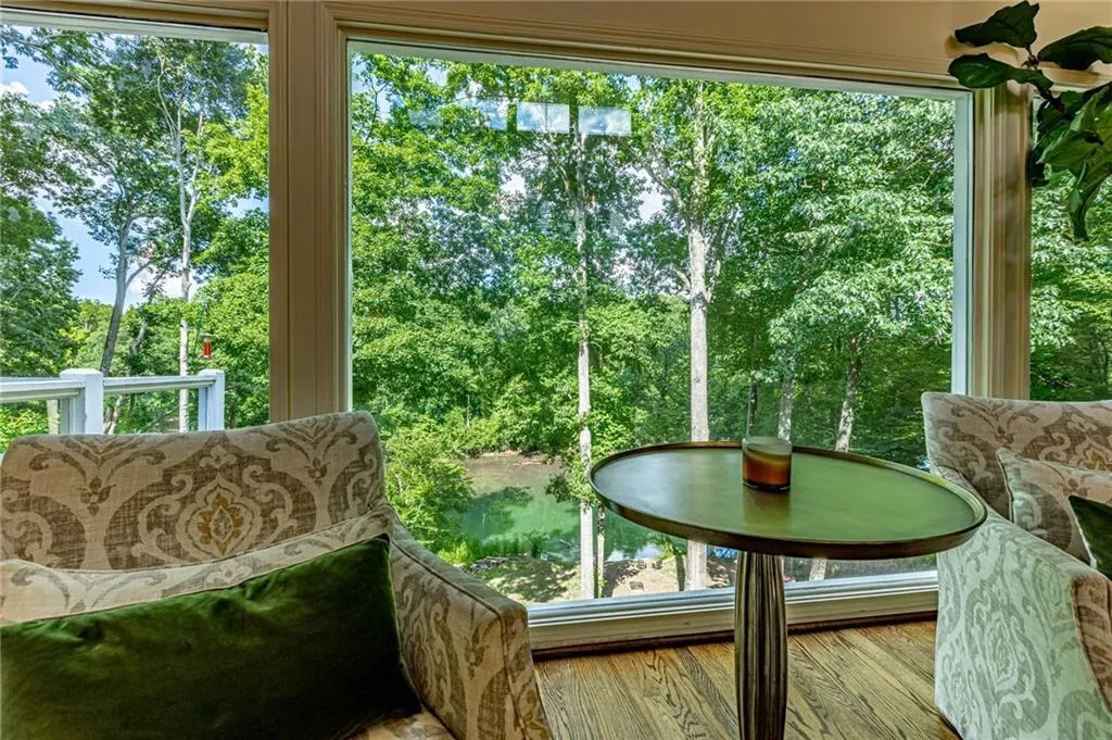 7325 Chattahoochee Bluff Drive, Sandy Springs, Georgia 30350, 5 Bedrooms Bedrooms, ,3 BathroomsBathrooms,Residential,Sold,7325 Chattahoochee Bluff Drive,6914122