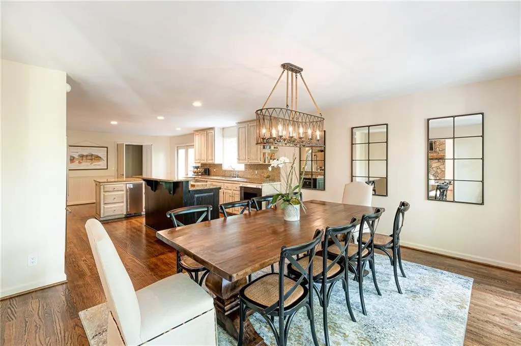7325 Chattahoochee Bluff Drive, Sandy Springs, Georgia 30350, 5 Bedrooms Bedrooms, ,3 BathroomsBathrooms,Residential,Sold,7325 Chattahoochee Bluff Drive,6914122