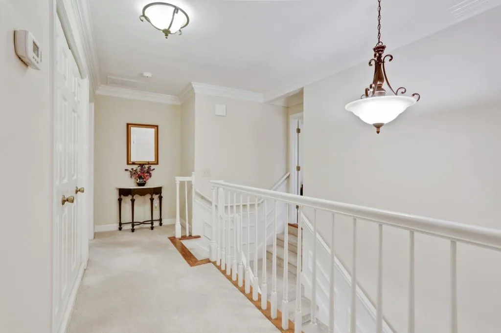 7155 Roswell Road Unit 4, Sandy Springs, Georgia 30328, 3 Bedrooms Bedrooms, ,2 BathroomsBathrooms,Residential,Sold,7155 Roswell Road Unit 4,6677495